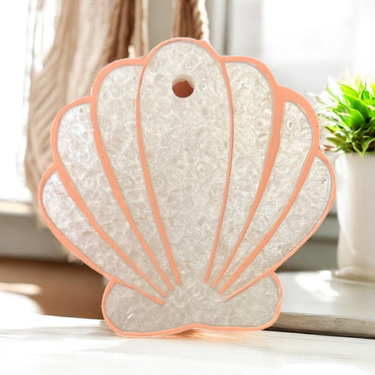 Medium Shell in Pearl Freshie